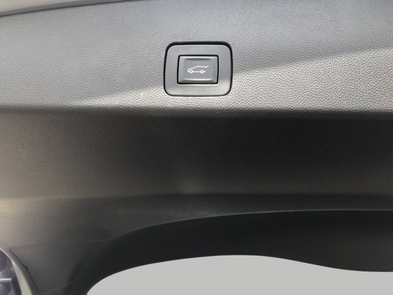 Certified 2023 Buick Encore GX Select w/ Sport Touring Package FWD image 35
