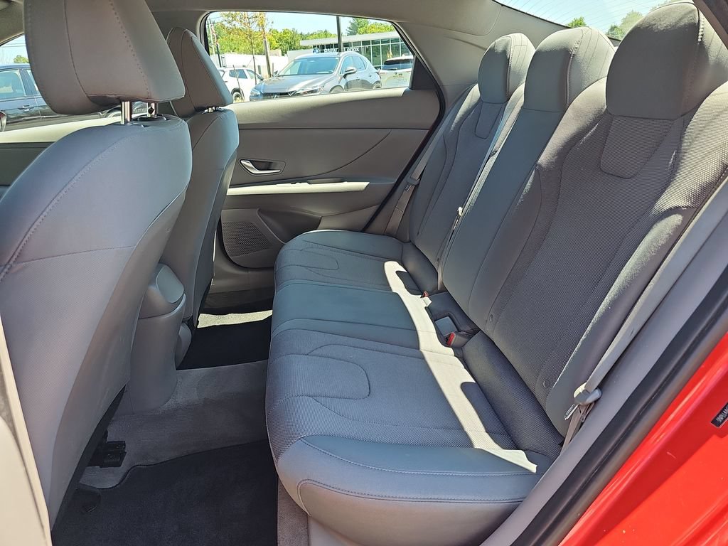 Used 2023 Hyundai Elantra SE w/ Cargo Package FWD image 27