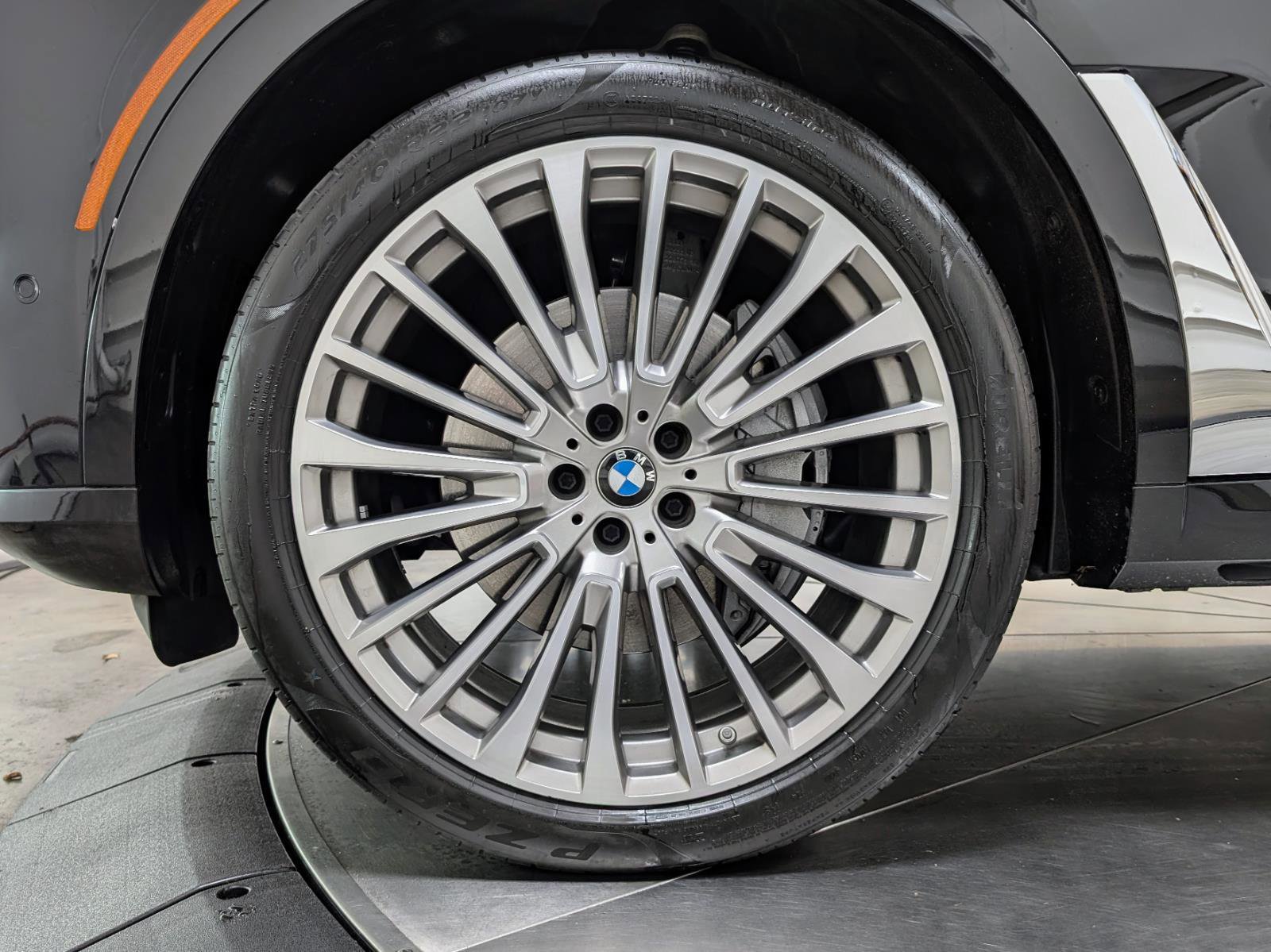 Used 2023 BMW X7 xDrive40i w/ Premium Package image 12