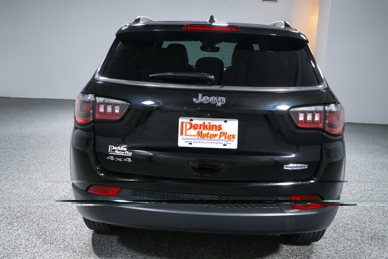 Used 2024 Jeep Compass Latitude AWD/4WD image 8