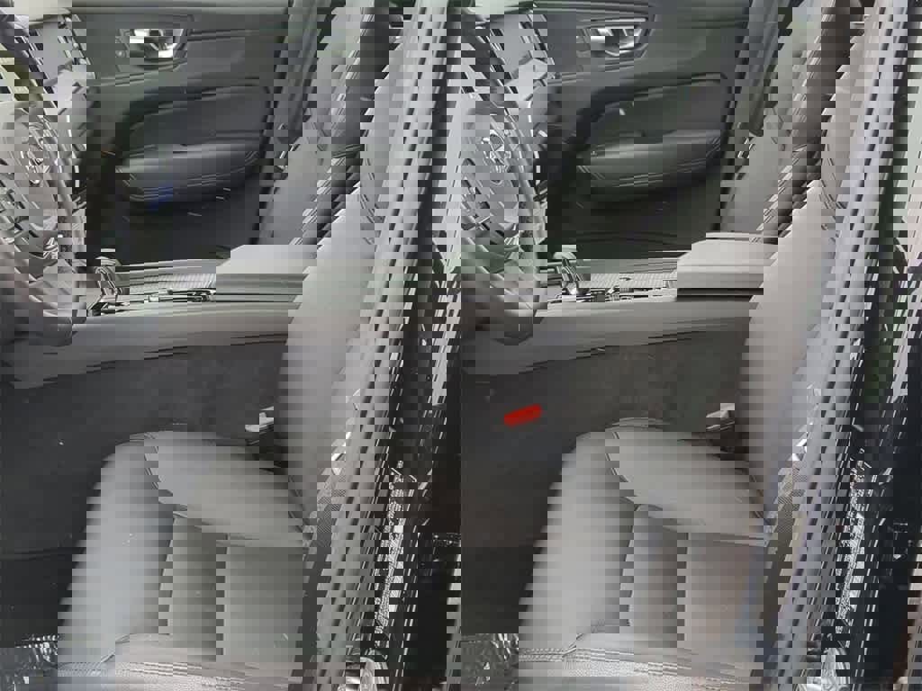 Certified 2025 Volvo XC60 T8 Core w/ Protection Package Premier image 15