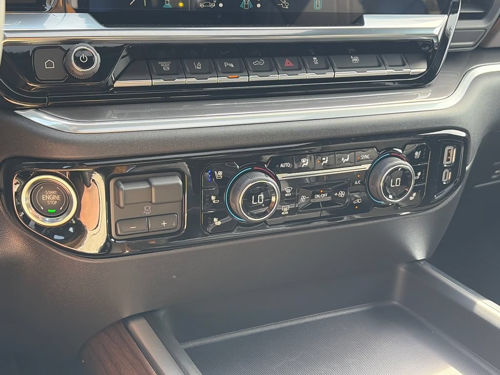 New 2026 Chevrolet Silverado 3500 High Country w/ High Country Premium Package AWD/4WD image 23
