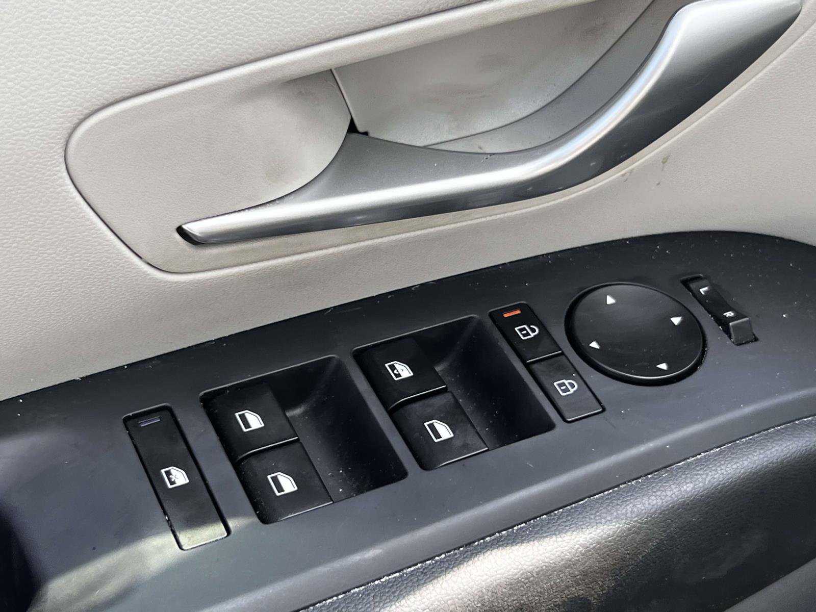 Used 2025 Hyundai Tucson SE image 19