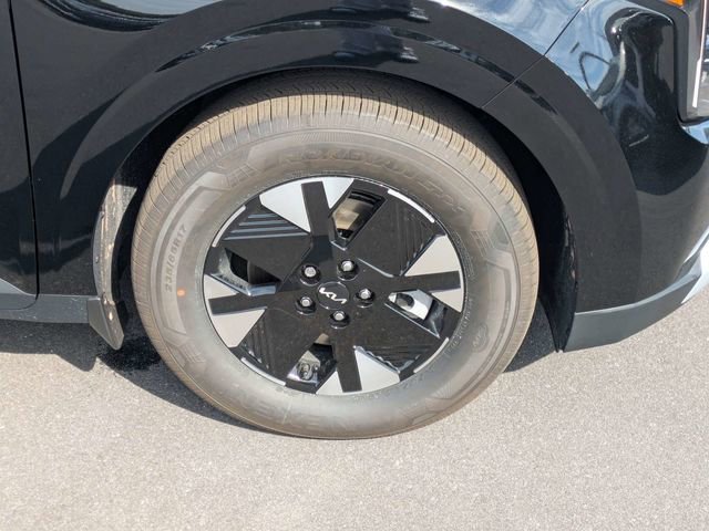 New 2026 Kia Carnival LXS FWD image 10