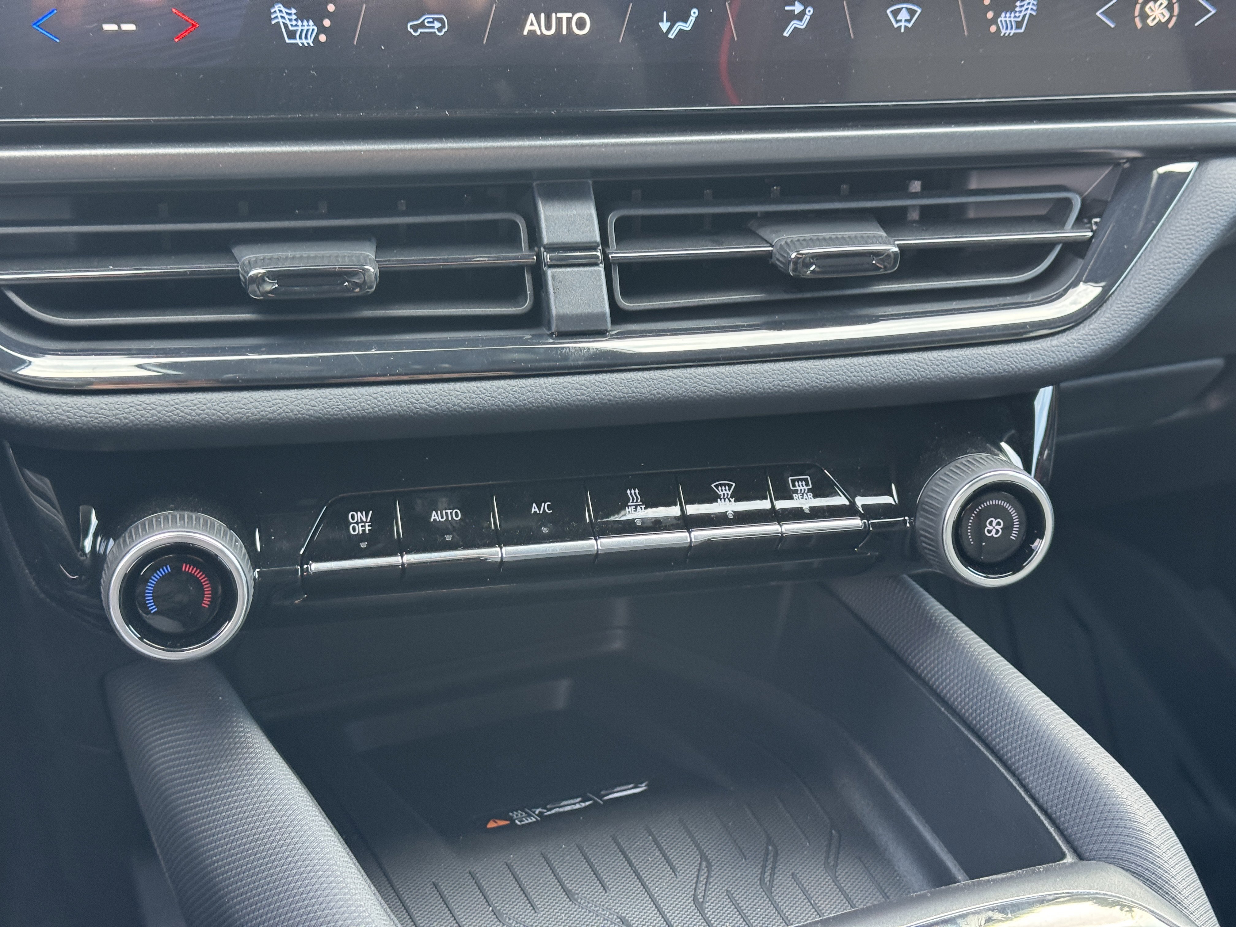 New 2026 Chevrolet Equinox EV RS image 28