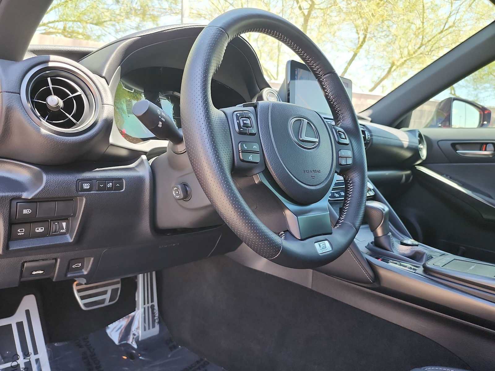 Used 2023 Lexus IS 500 RWD image 10