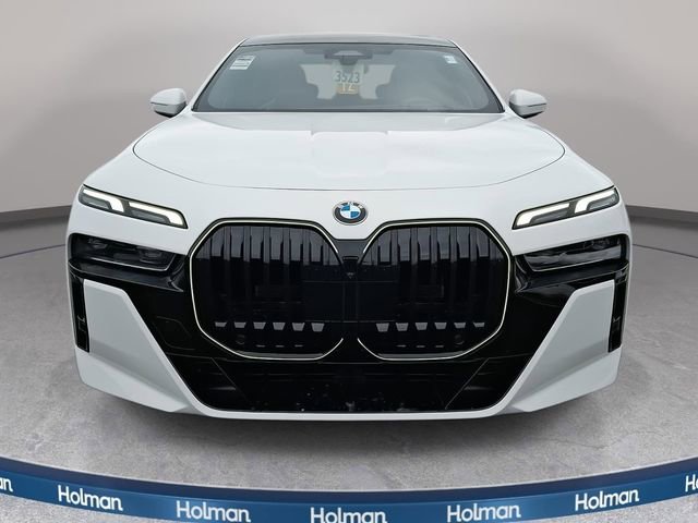 New 2026 BMW 760i xDrive w/ Premium Package image 2