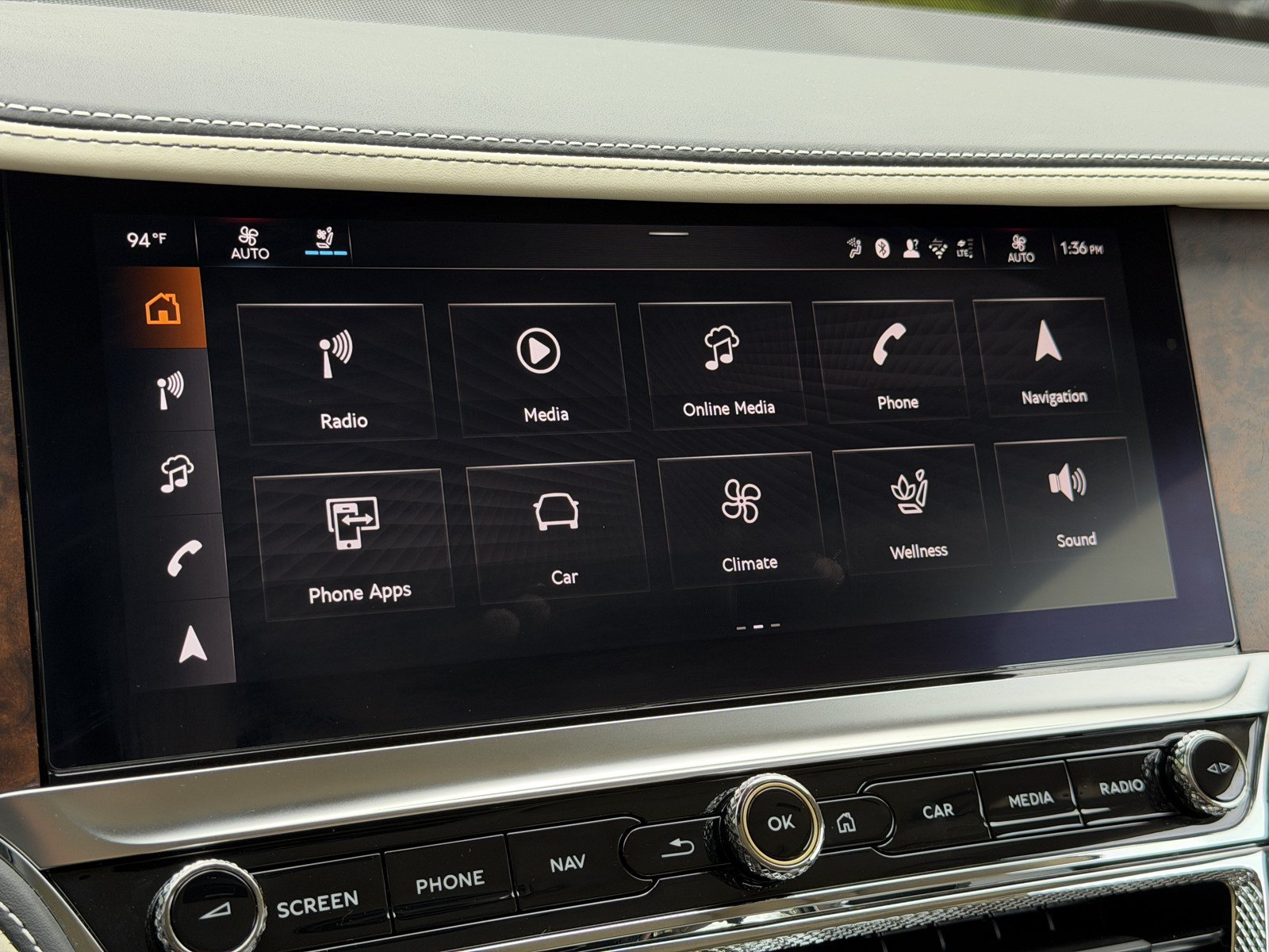 Used 2026 Bentley Flying Spur Azure AWD/4WD image 25