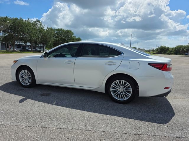 Used 2016 Lexus ES 350 w/ Premium Package w/Wood Trim FWD image 5