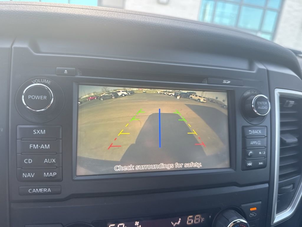 Used 2018 Nissan Titan SV w/ SV Convenience Package image 19