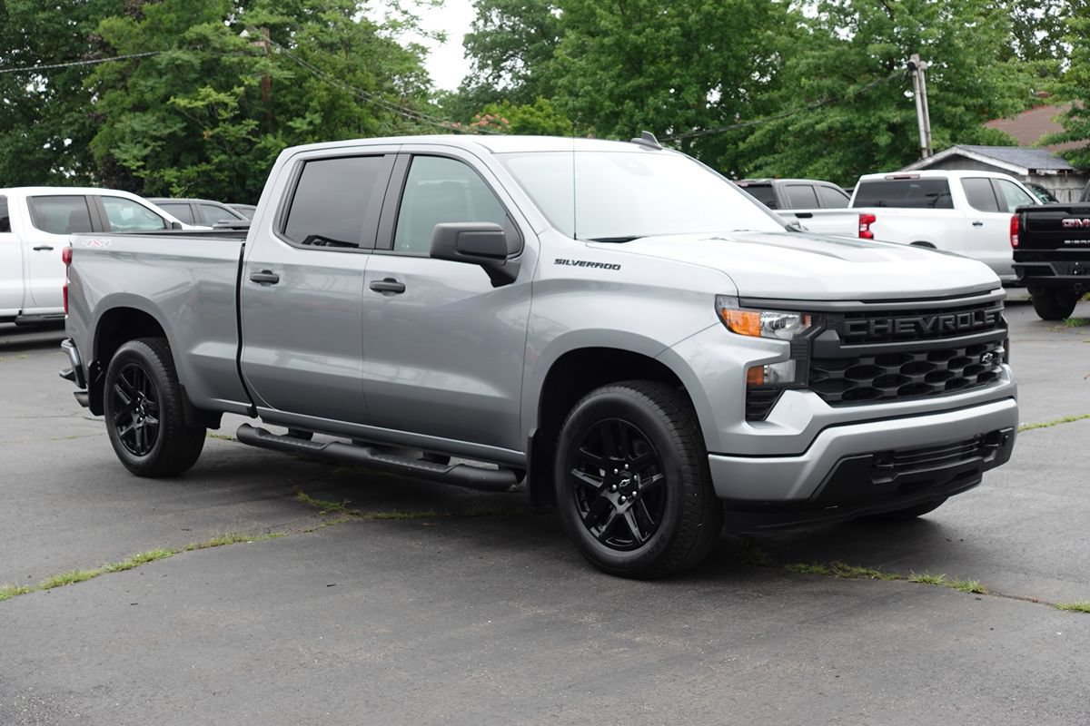Used 2024 Chevrolet Silverado 1500 Custom w/ Rally Edition AWD/4WD image 4