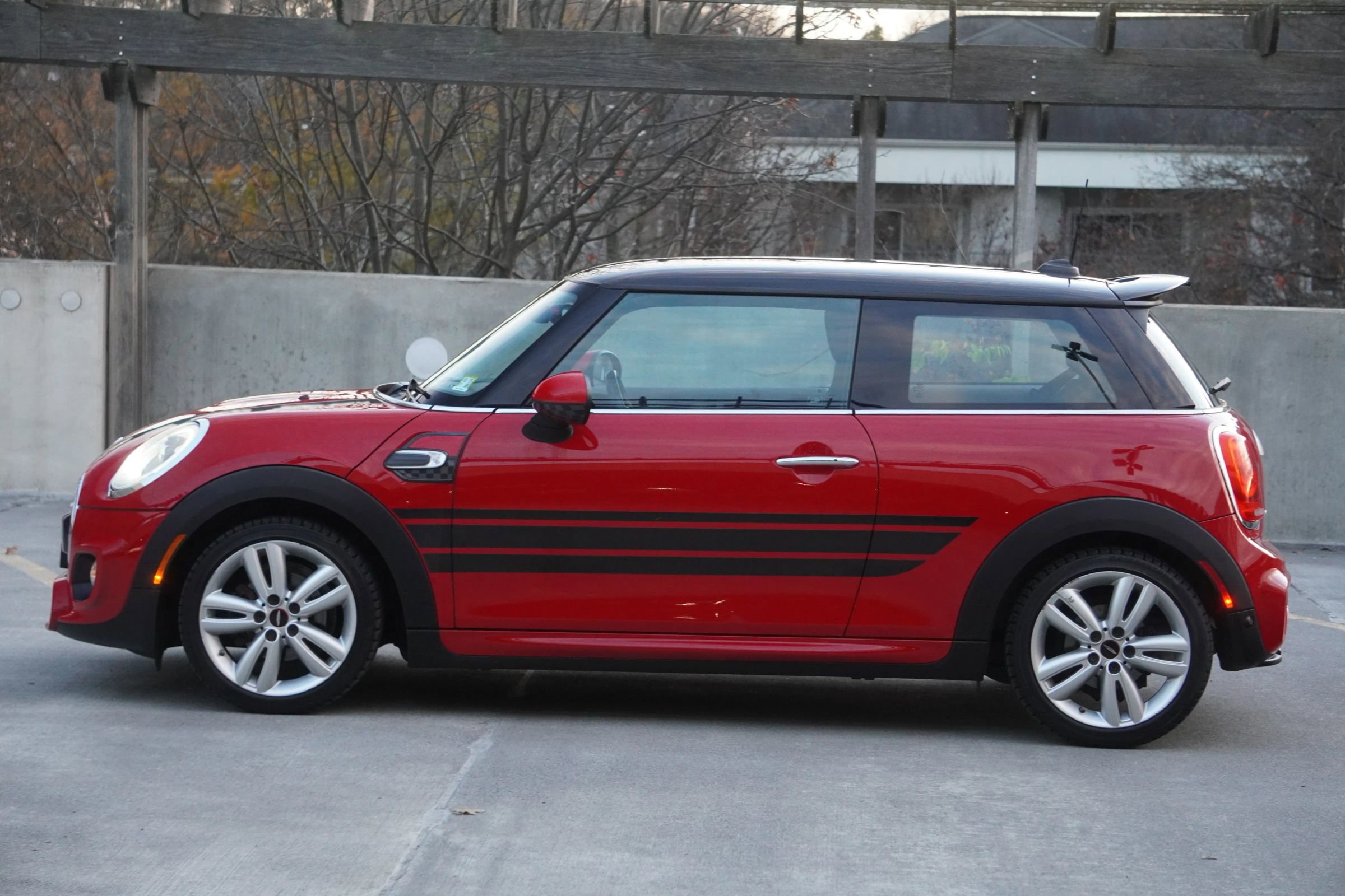 Used 2015 MINI Cooper 2-Door Hardtop image 22