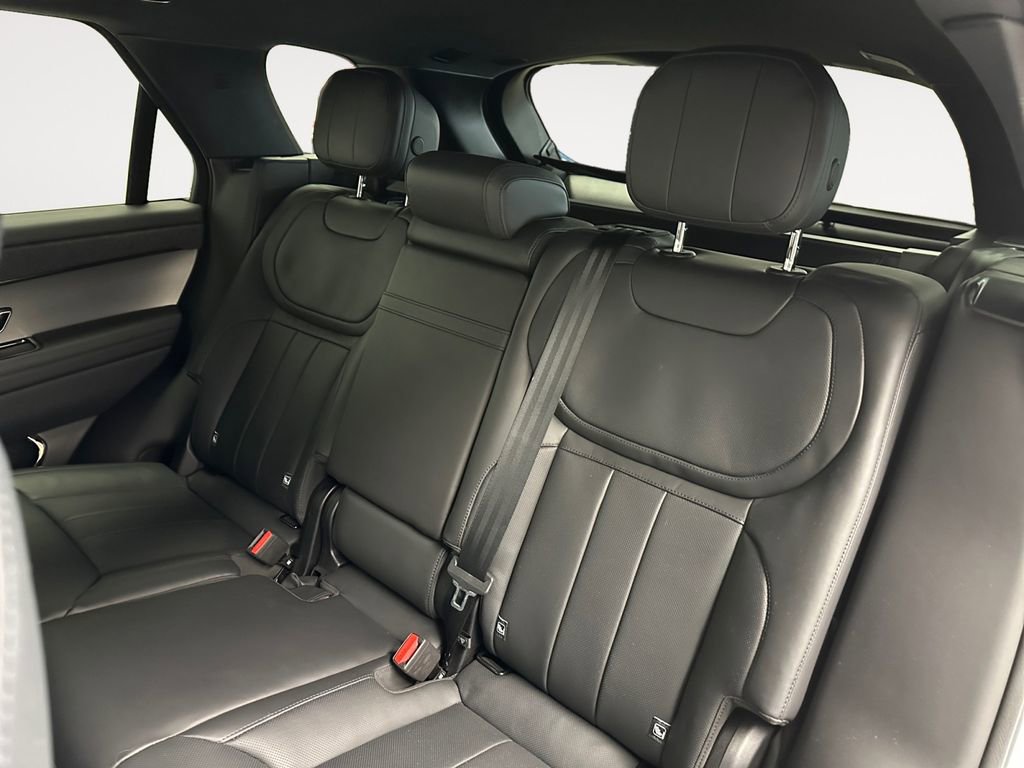 Used 2025 Land Rover Range Rover Sport Dynamic SE image 13