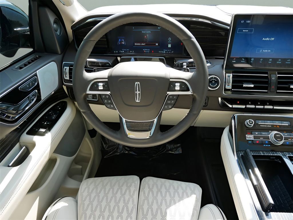 Used 2024 Lincoln Navigator Black Label image 16