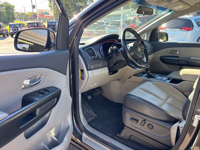 Used 2016 Kia Sedona LX w/ LX Essentials Premium Package FWD image 15
