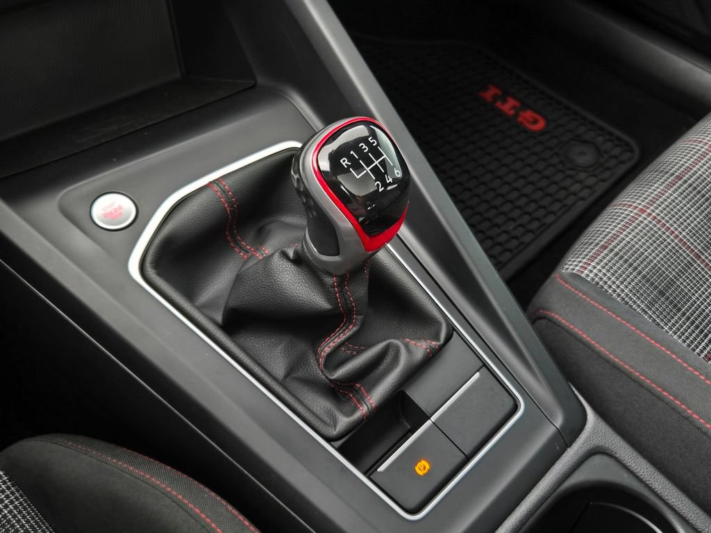 Used 2022 Volkswagen GTI SE FWD image 21