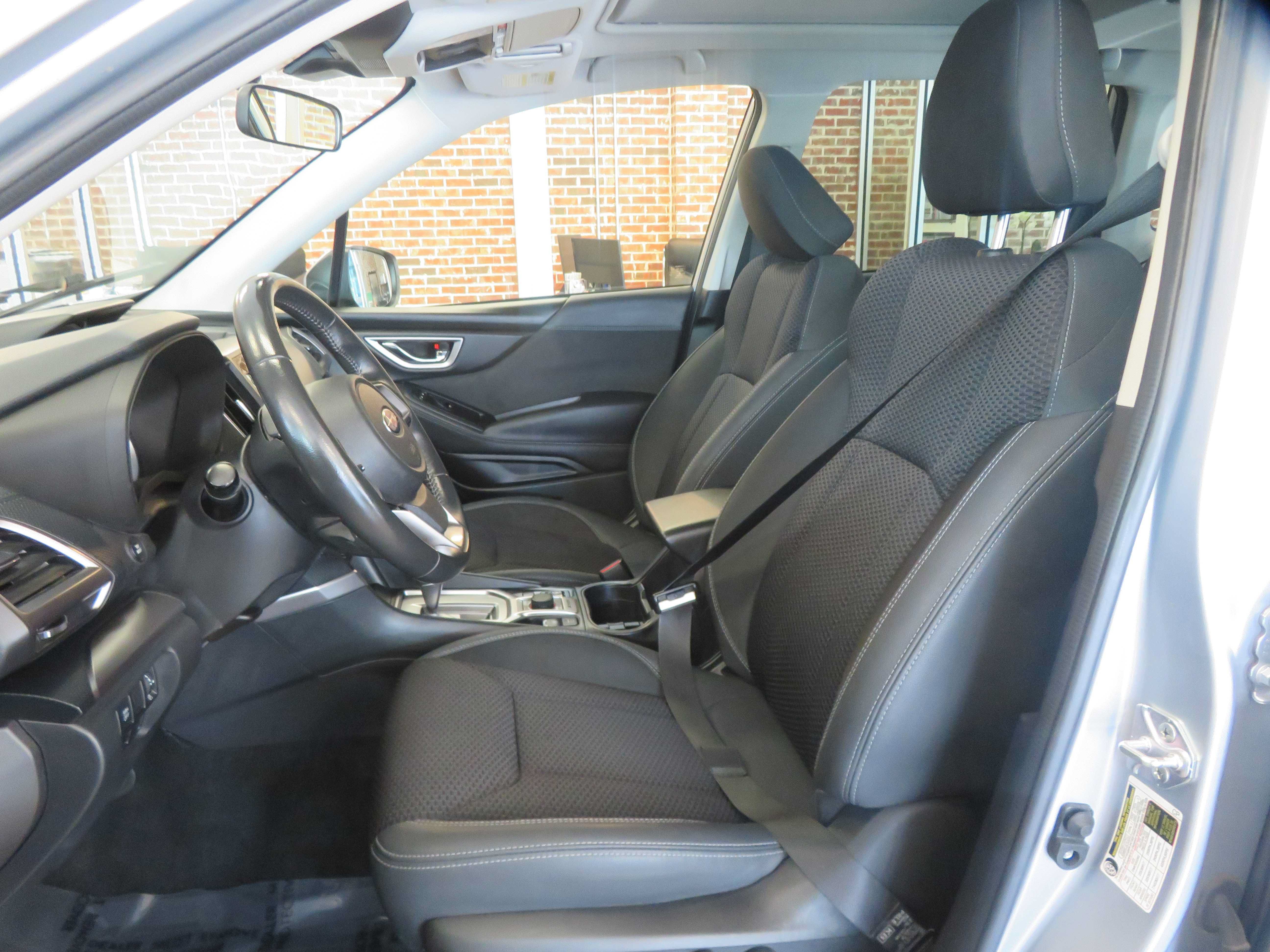 Used 2023 Subaru Forester Premium AWD/4WD image 15