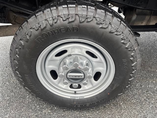 Used 2018 Ford F250 XL w/ Power Equipment Group AWD/4WD image 15