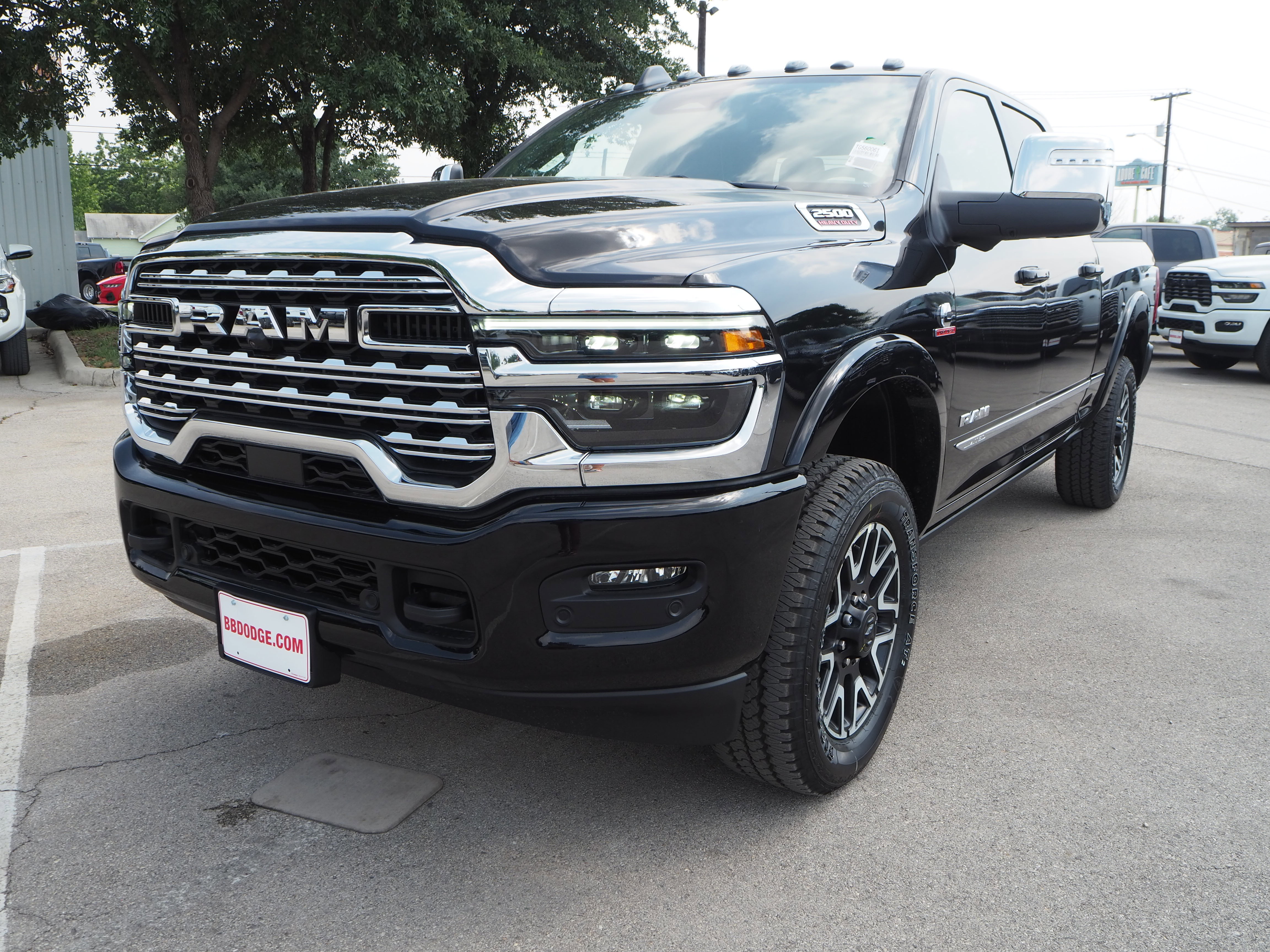 New 2025 RAM 2500 Limited AWD/4WD image 2