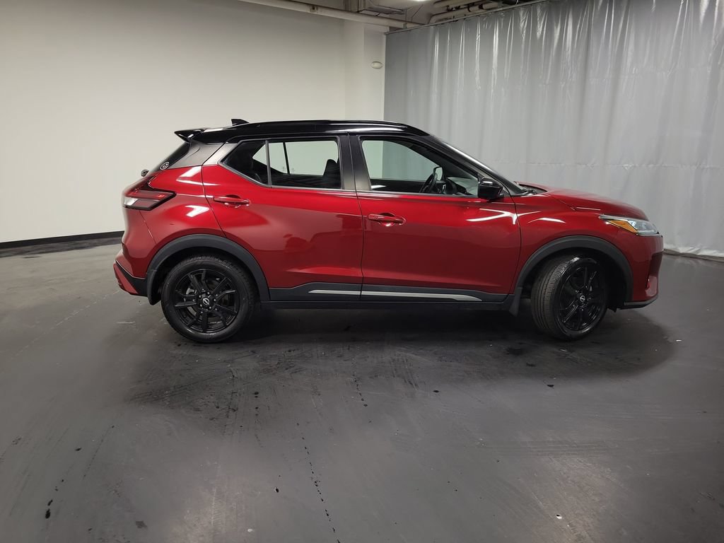 Used 2022 Nissan Kicks SR w/ Interior Electronics Package FWD image 9