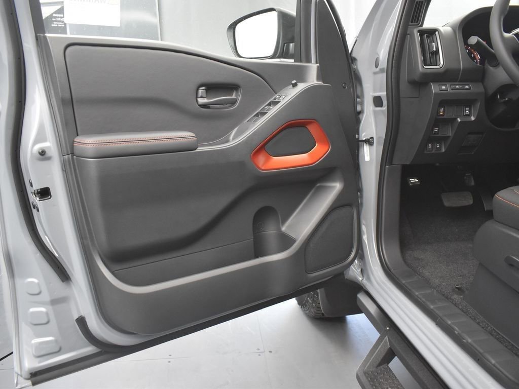 New 2026 Nissan Frontier PRO-4X w/ Pro-4x Convenience Package image 28