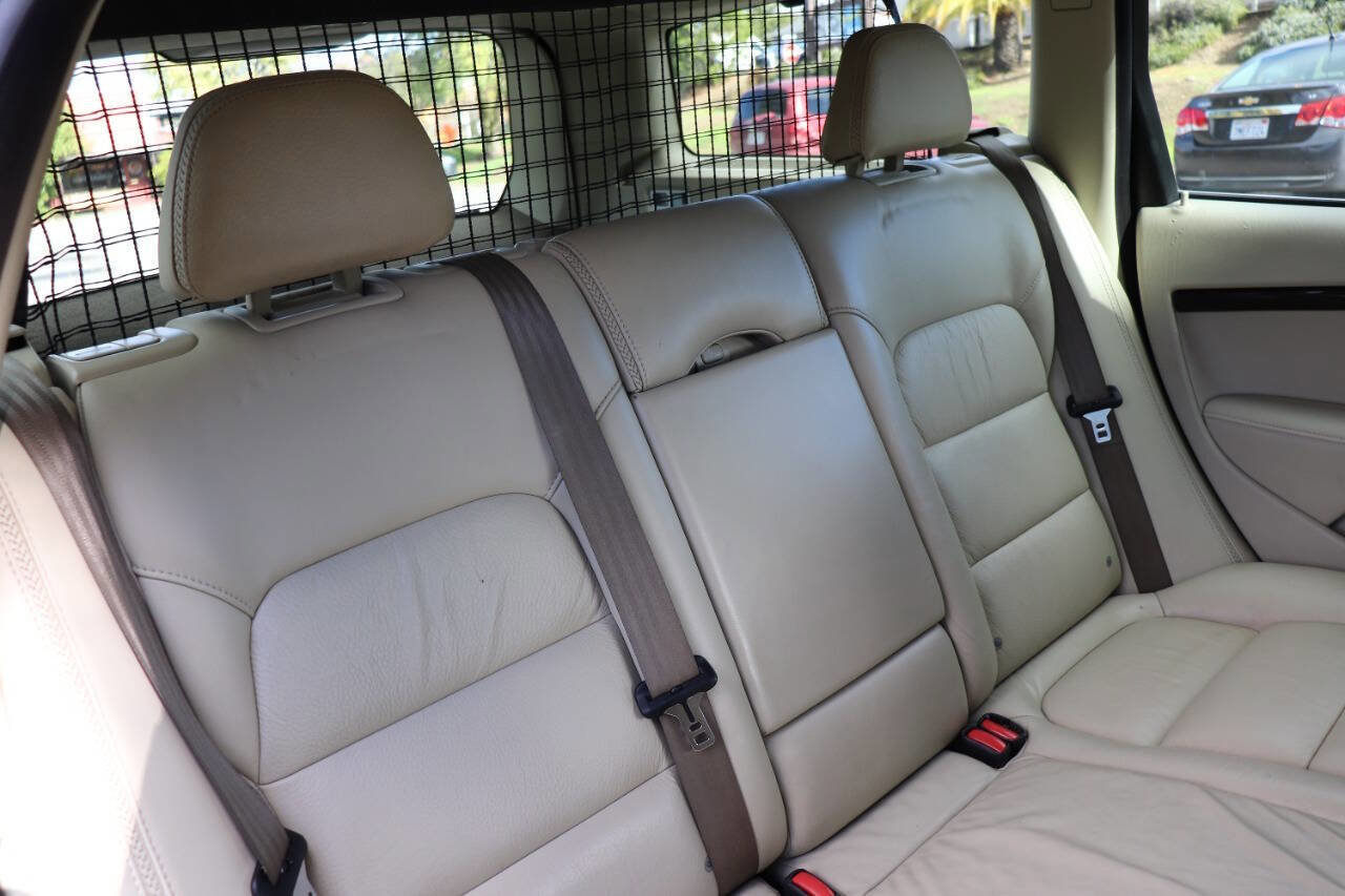 Used 2013 Volvo XC70 T6 image 31