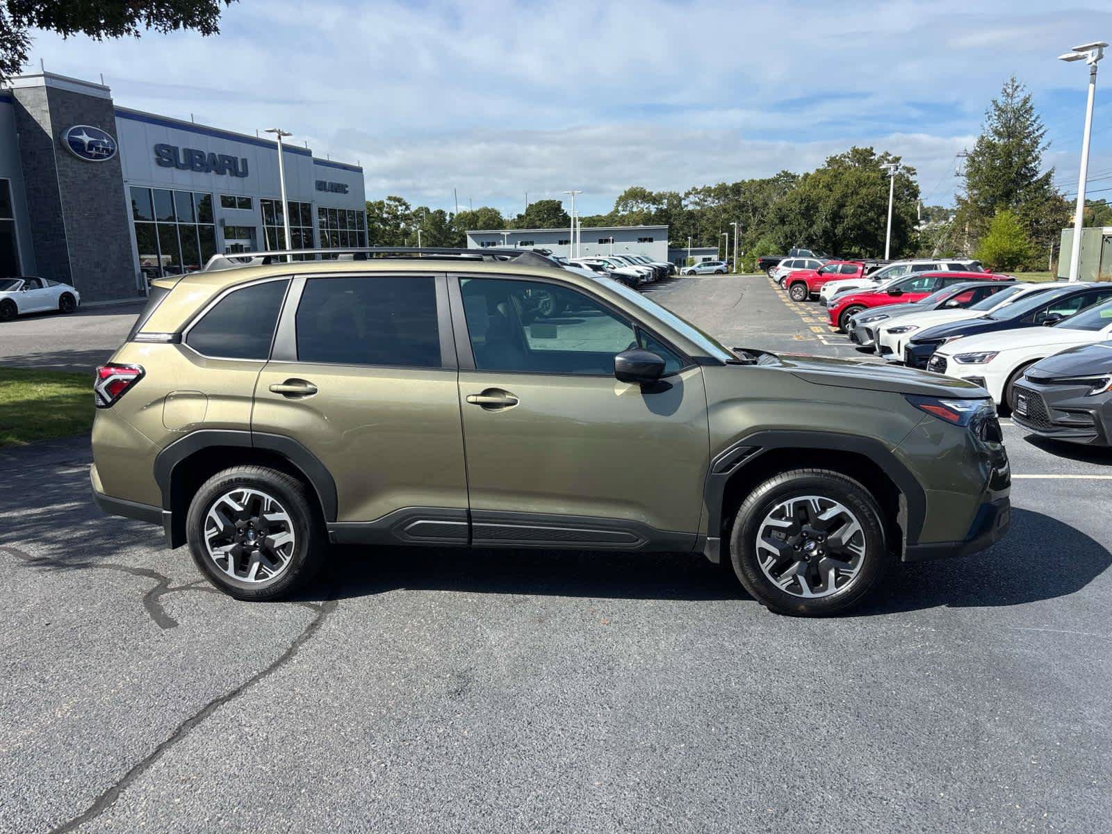 Used 2026 Subaru Forester Premium AWD/4WD image 2