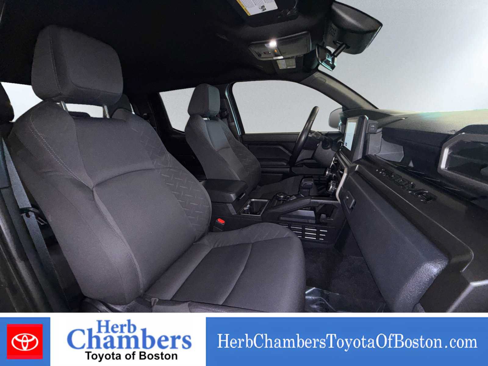 Used 2025 Toyota Tacoma SR5 AWD/4WD image 18