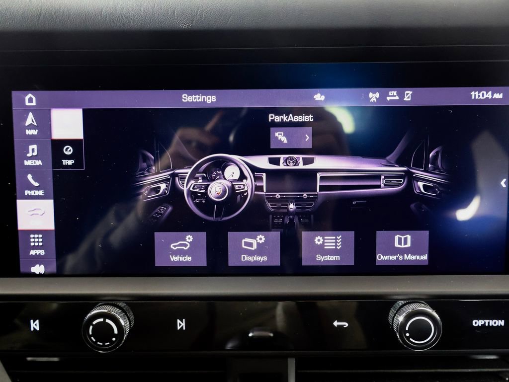 Certified 2022 Porsche Macan w/ Premium Package Plus image 15