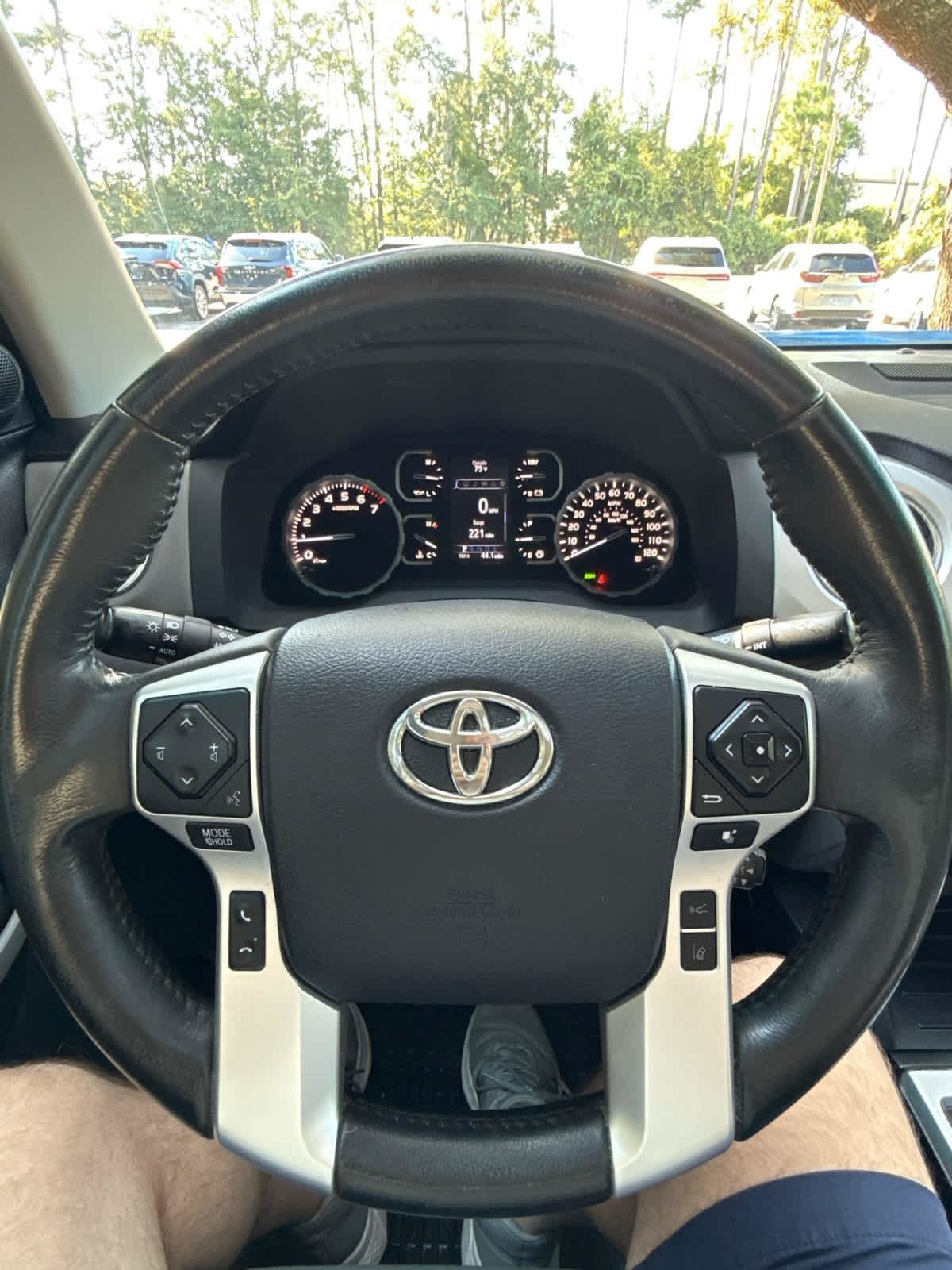 Used 2018 Toyota Tundra Limited w/ Limited Premium Package AWD/4WD image 27