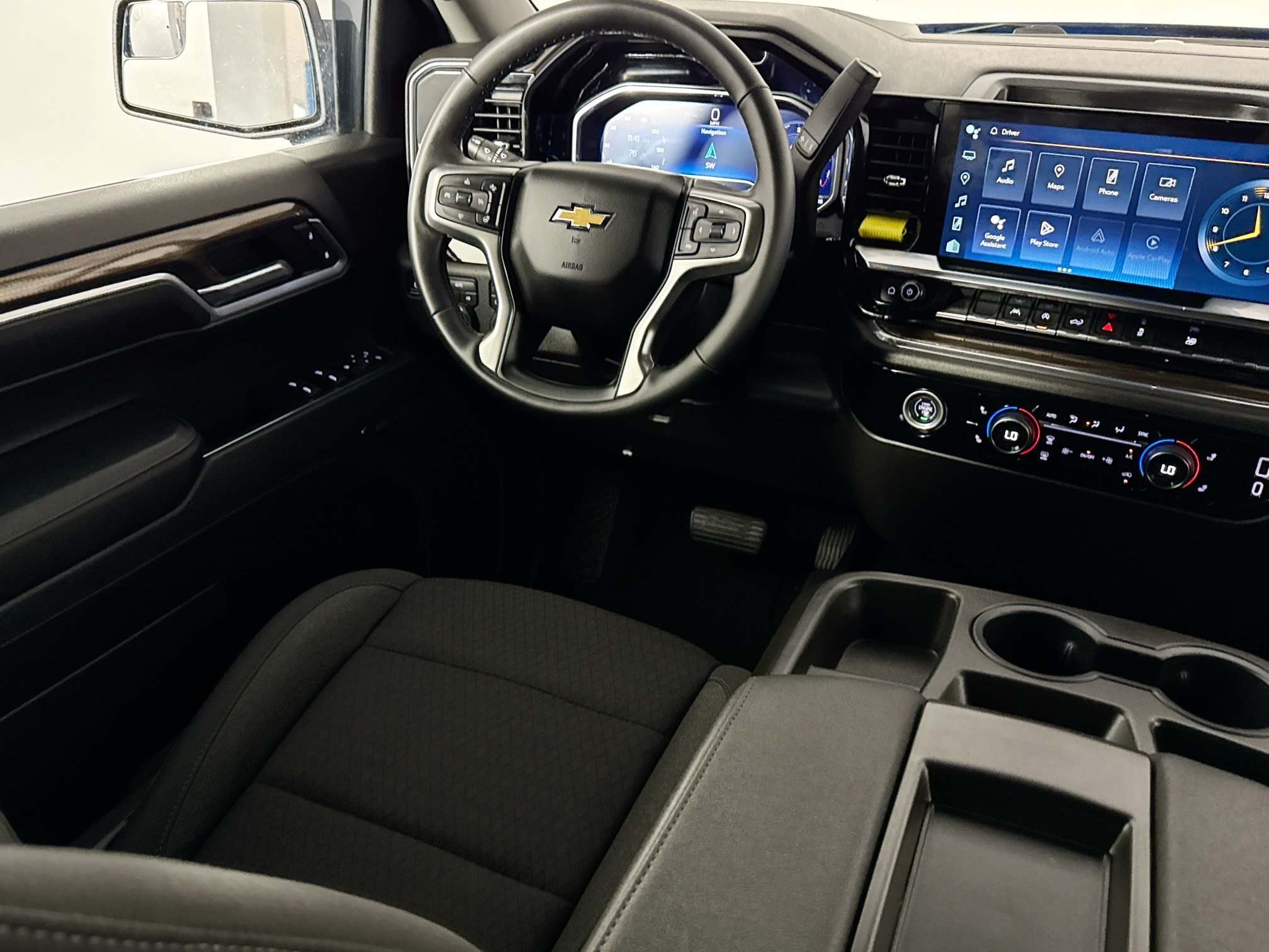 Used 2023 Chevrolet Silverado 1500 LT AWD/4WD image 31