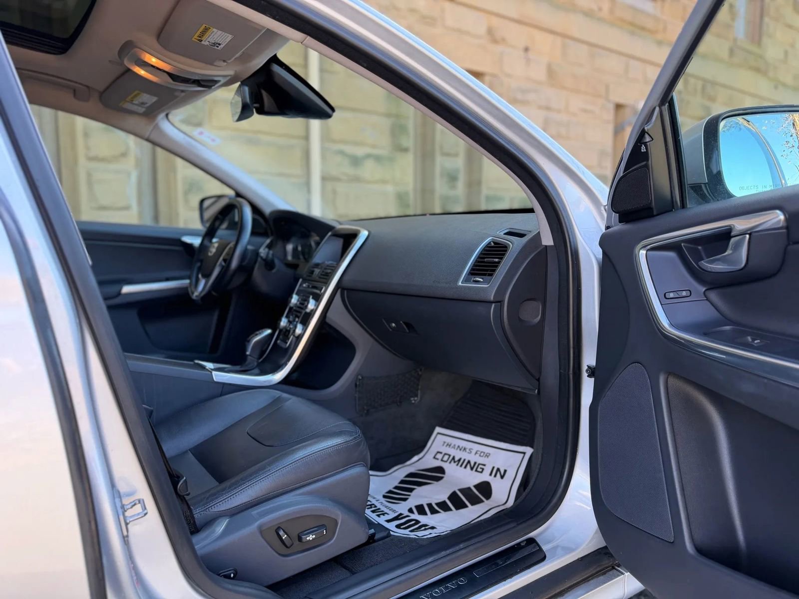 Used 2016 Volvo XC60 T5 Premier w/ Proximity Package AWD/4WD image 29