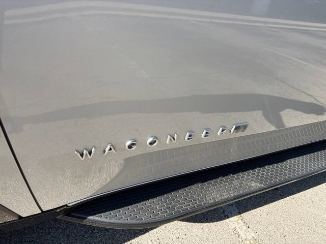 Used 2024 Jeep Wagoneer L Series II w/ Flexible Seating Group RWD image 11