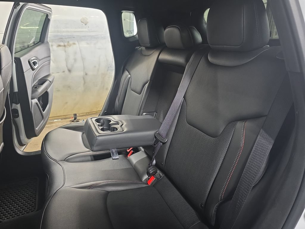 Used 2025 Jeep Compass Trailhawk AWD/4WD image 13