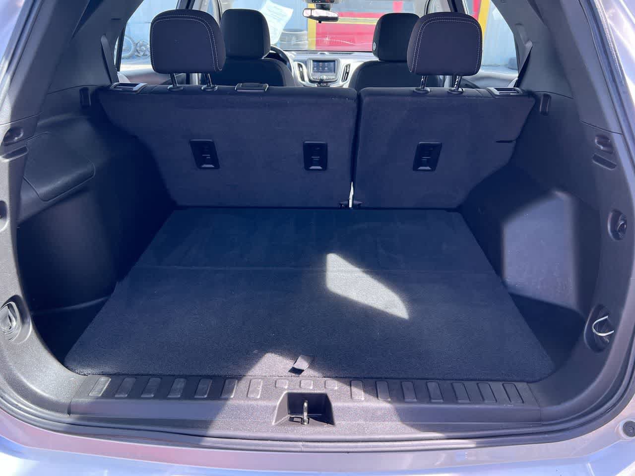 Used 2022 Chevrolet Equinox LS w/ Driver Confidence II Package AWD/4WD image 24