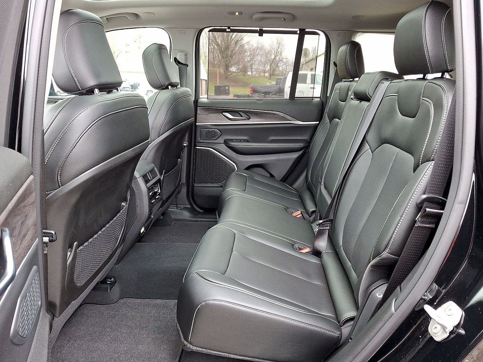 New 2024 Jeep Grand Cherokee Limited 4xe w/ Luxury Tech Group II AWD/4WD image 19