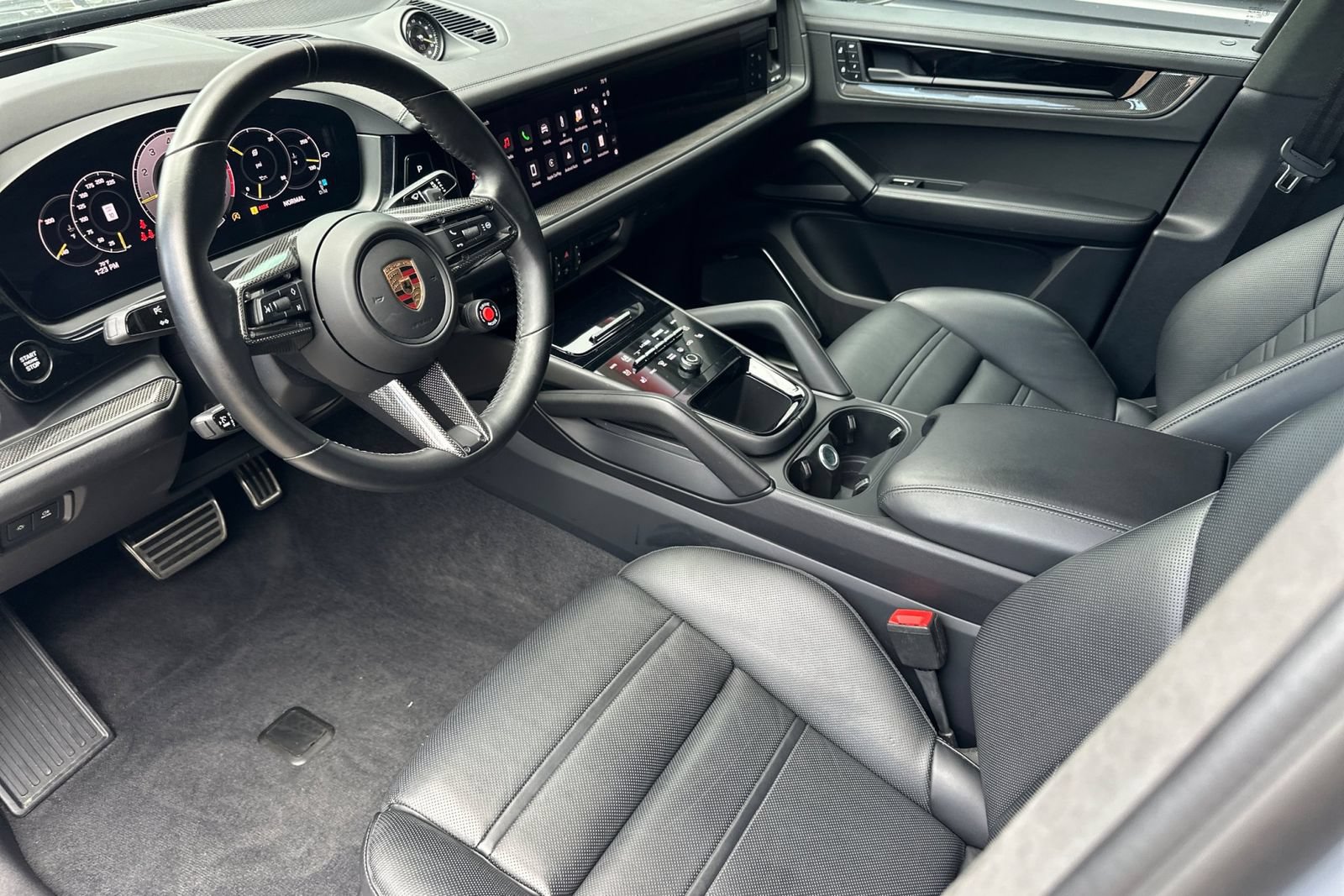 Certified 2024 Porsche Cayenne Turbo GT AWD/4WD image 4