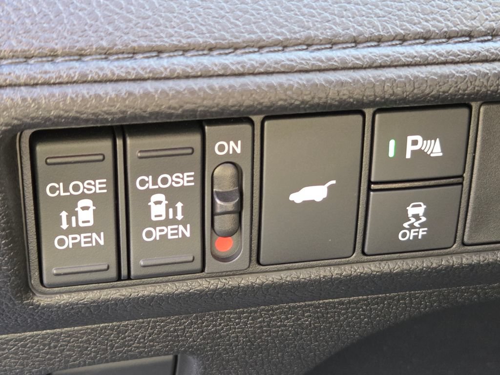 Used 2025 Honda Odyssey Elite image 12