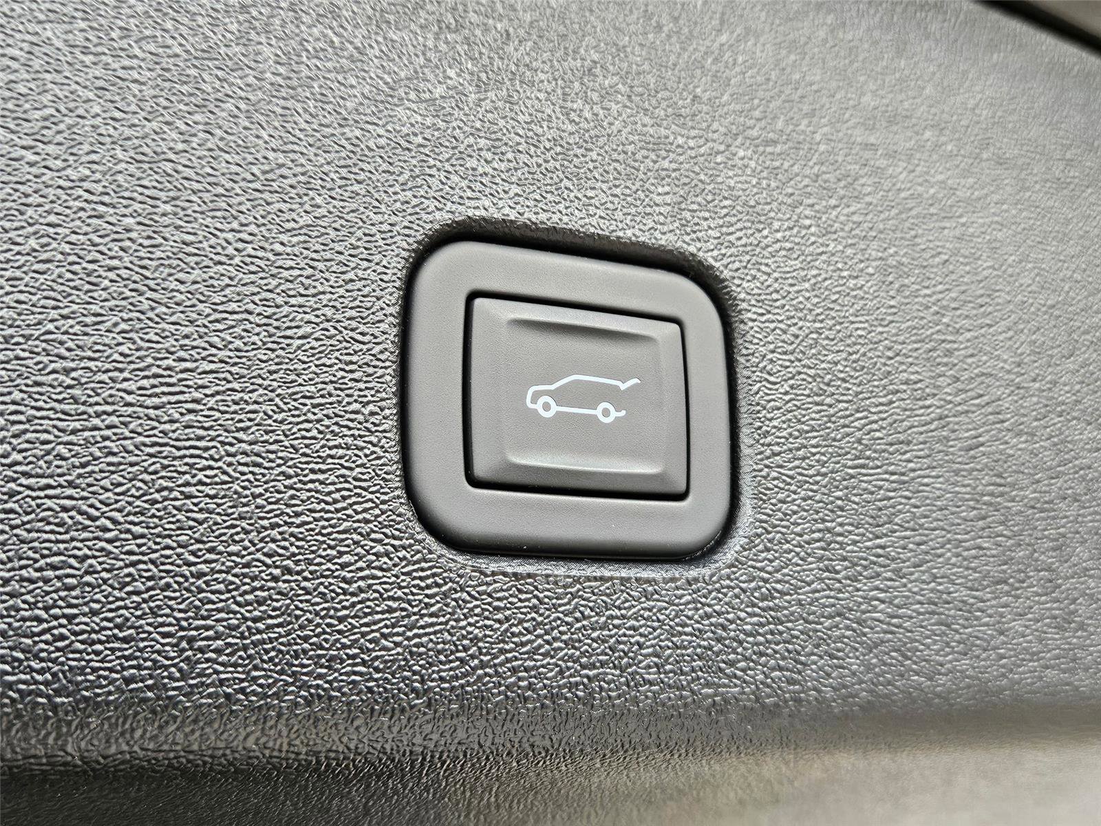New 2026 Cadillac Optiq Luxury 1 RWD image 27