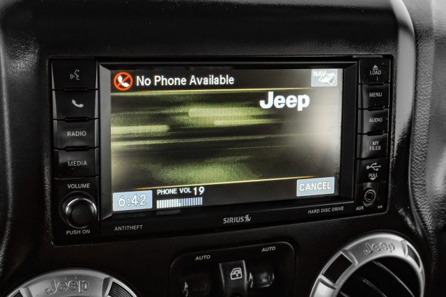 Used 2015 Jeep Wrangler Unlimited Sahara w/ Connectivity Group image 24