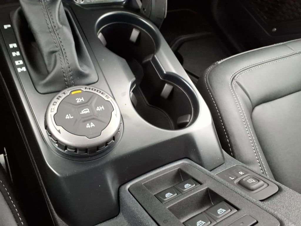 New 2025 Ford Bronco Badlands image 10