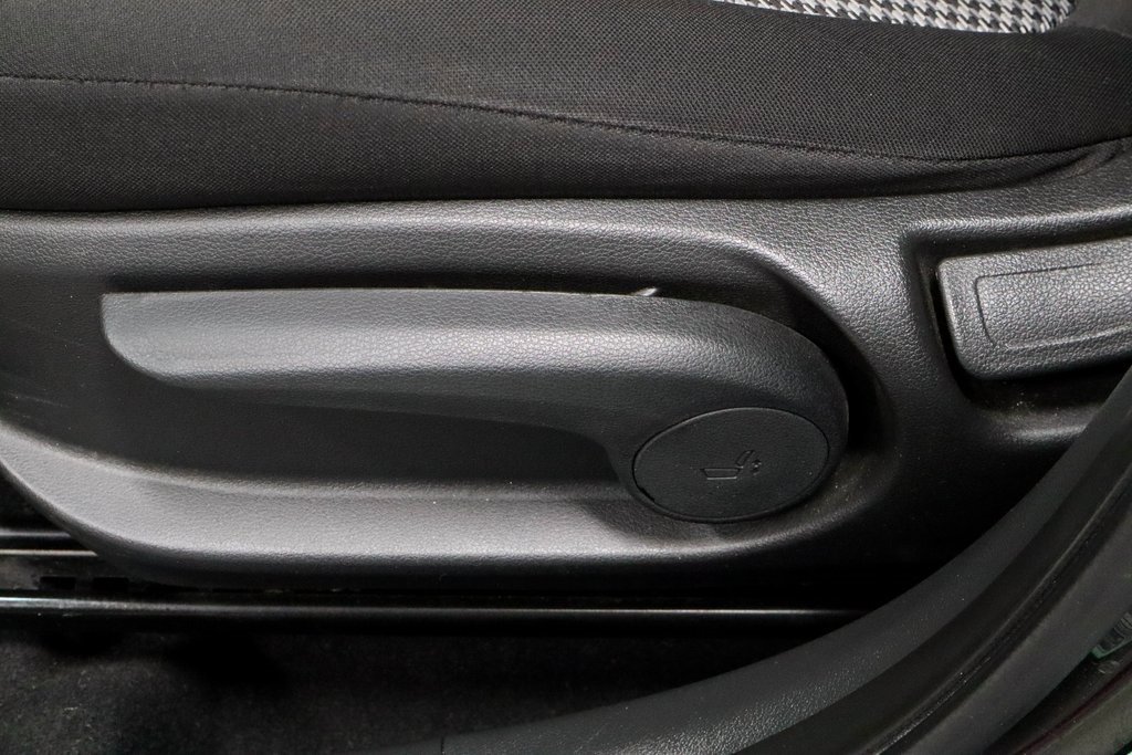 Used 2020 Hyundai Kona SEL w/ Cargo Package image 25