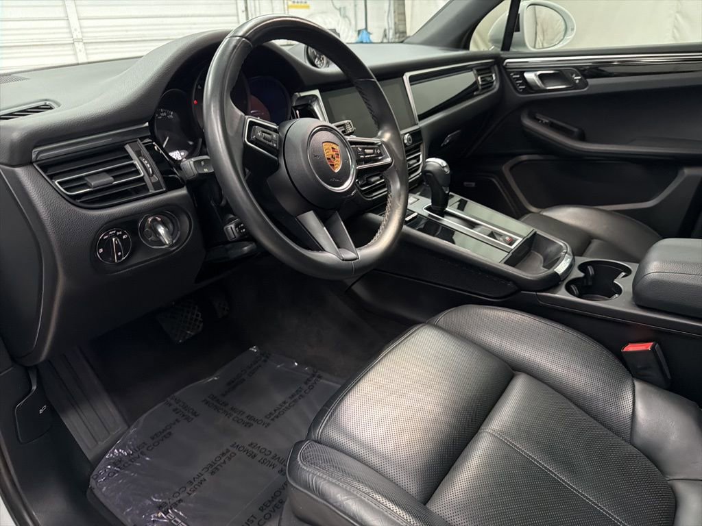 Used 2022 Porsche Macan image 12
