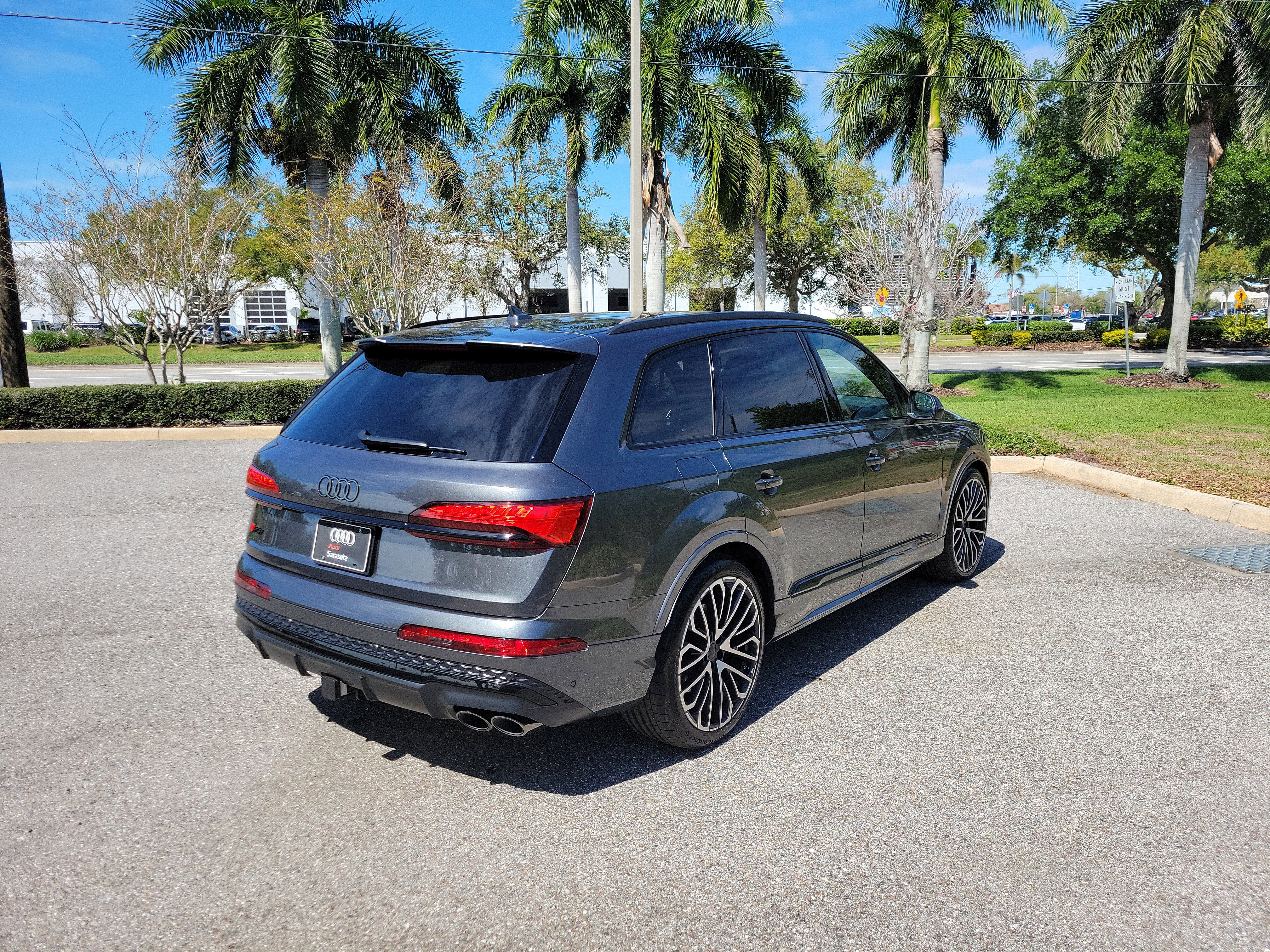 New 2026 Audi SQ7 Premium Plus image 4