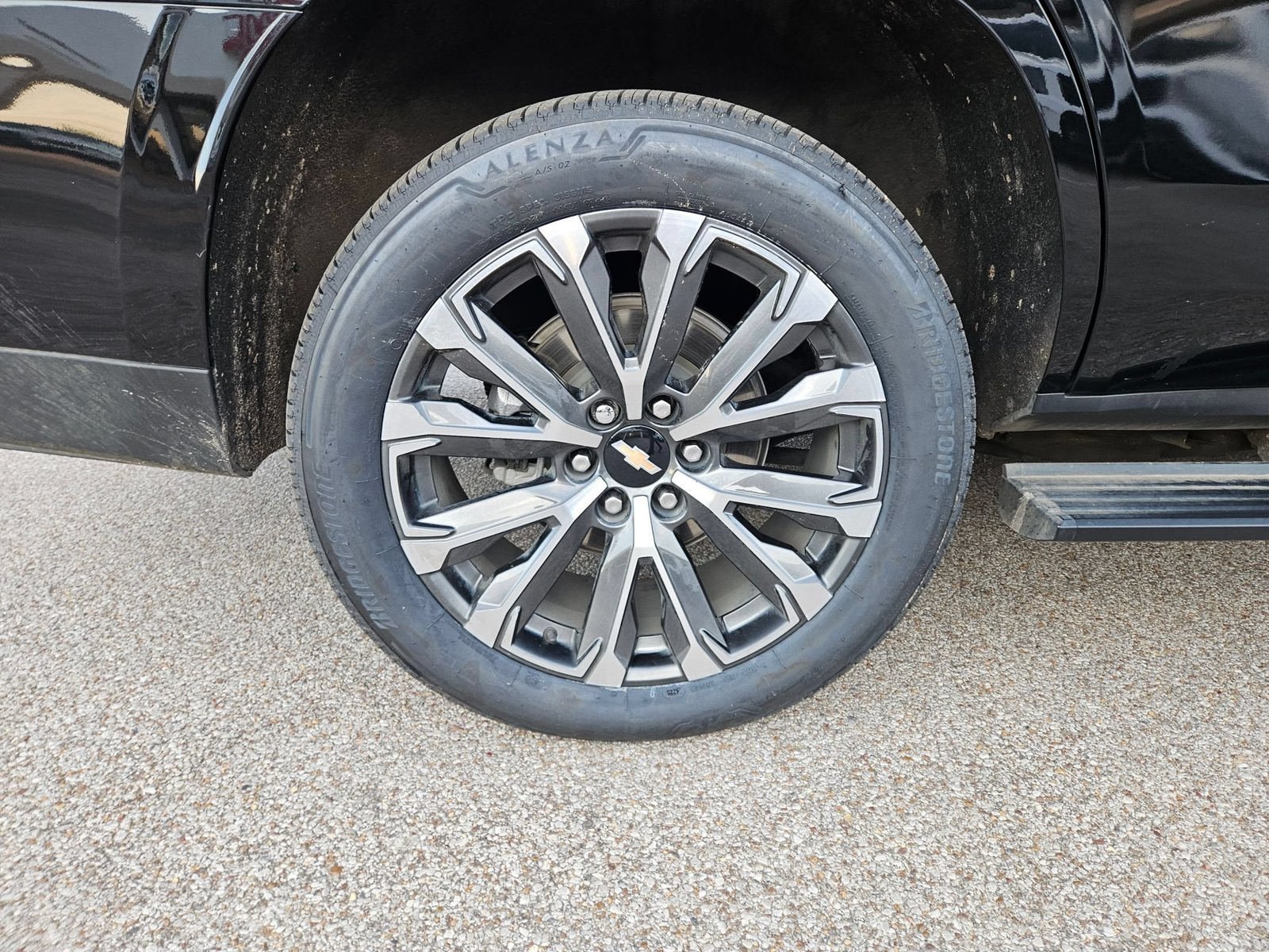 Used 2025 Chevrolet Tahoe High Country AWD/4WD image 33