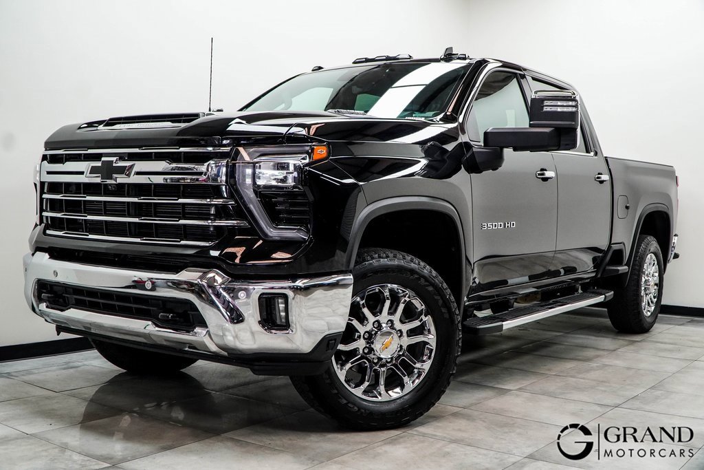 Used 2024 Chevrolet Silverado 3500 LTZ w/ LTZ Premium Package image 1