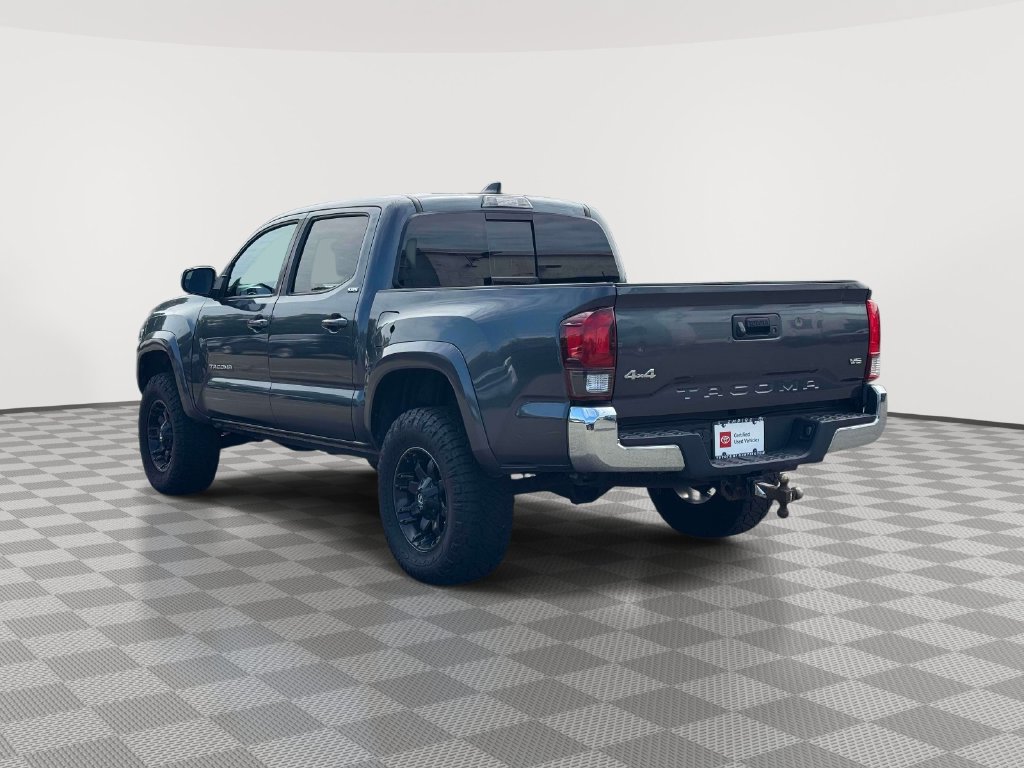 Used 2022 Toyota Tacoma SR5 AWD/4WD image 5