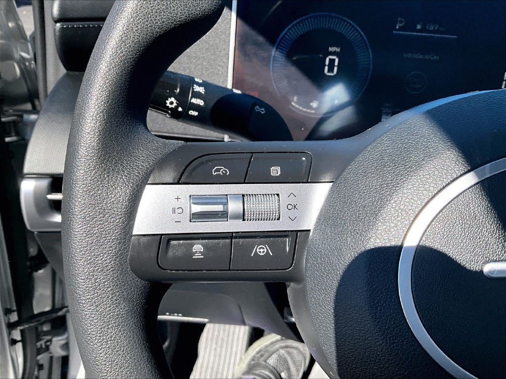 Used 2025 Hyundai Tucson SE AWD/4WD image 24