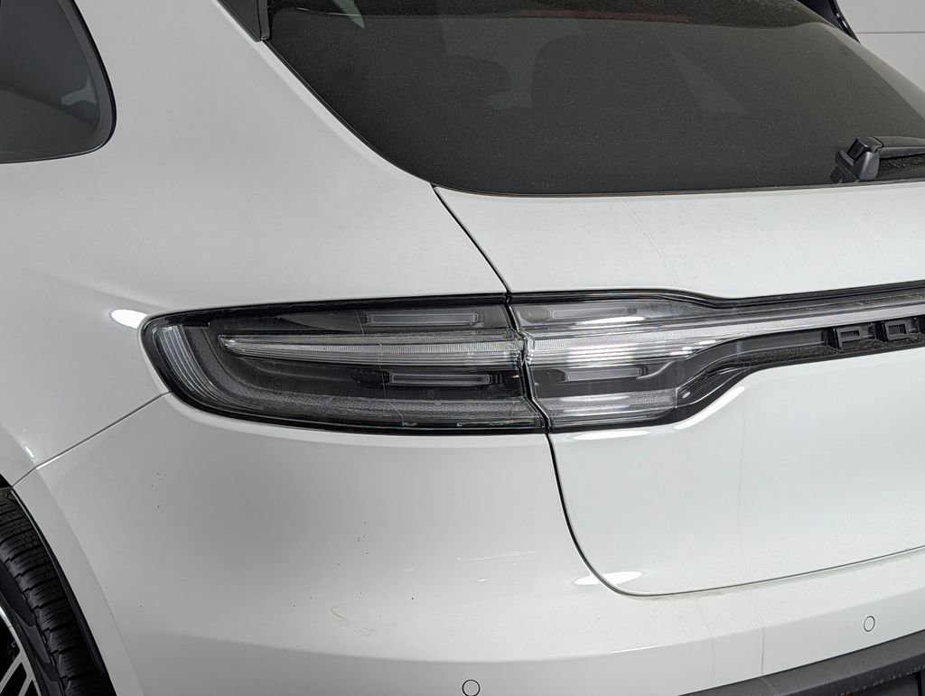 New 2026 Porsche Macan image 16