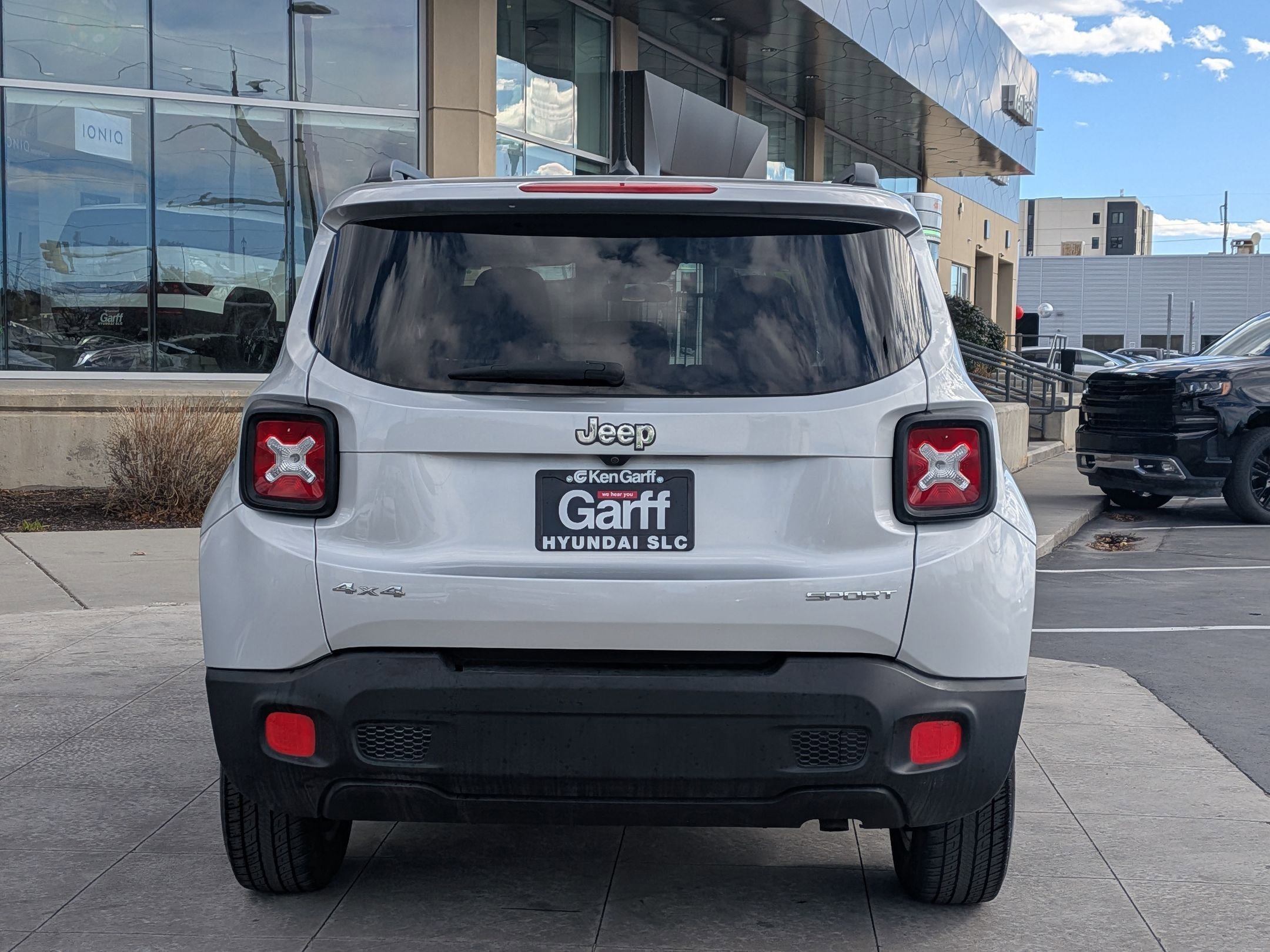 Used 2017 Jeep Renegade Sport w/ Power & Air Group image 5